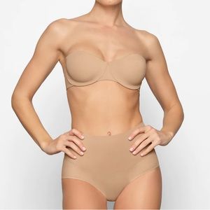 Skims UNLINED STRAPLESS BRA - 32DDD - never worn